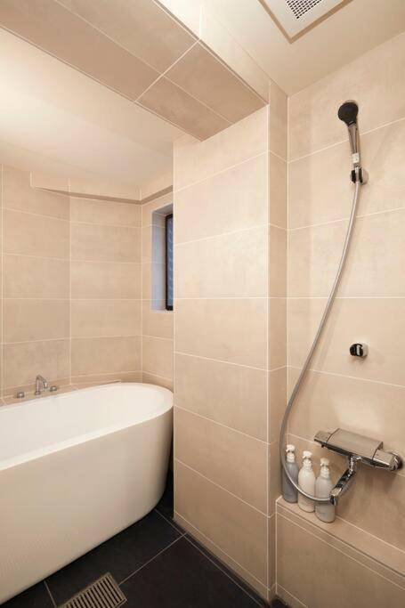 Newopen! - 2 Min Walk From Yoyogi-koen Station - 5 Min Train Ride From Shinjuku - 2 Showers - 123 M2, Private House In The City Centre! Präfektur Tokio