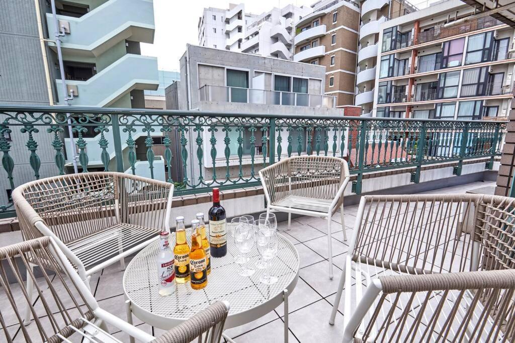Villa Newopen! - 2 Min Walk From Yoyogi-koen Station - 5 Min Train Ride From Shinjuku - 2 Showers - 123 M2, Private House In The City Centre! Präfektur Tokio